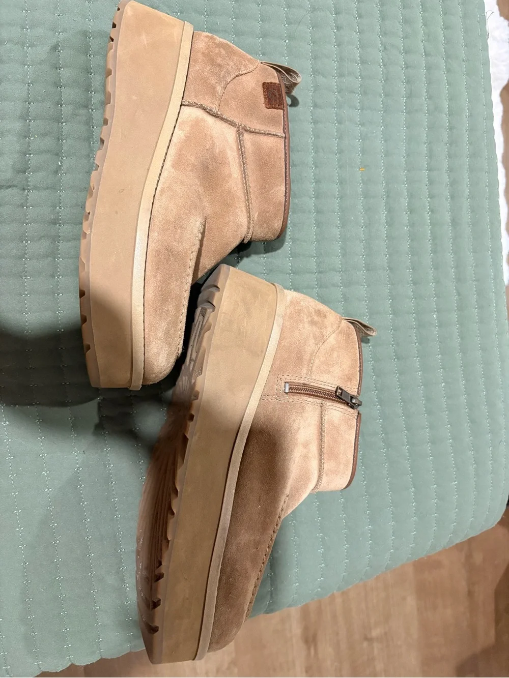 UGG Men's Suede Chukka Boots in Tan